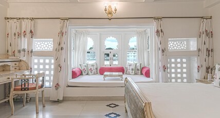 Hotel Jagat Niwas Palace Room Type - Heritage Lake Facing Room