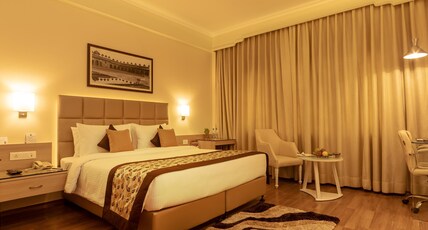 Hotel Clarks Shiraz Room Type - Deluxe Double Bed Room