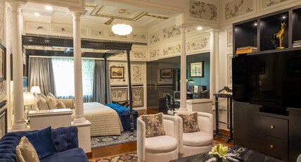 The Claridges New Delhi Room Type - Grand Luxury King Bed Room