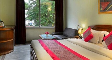Hotel Pablas International (Near Metro) Room Type - Super Deluxe Room