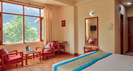 Hotel Manali Continental Room Type - Deluxe Room With Mountains View