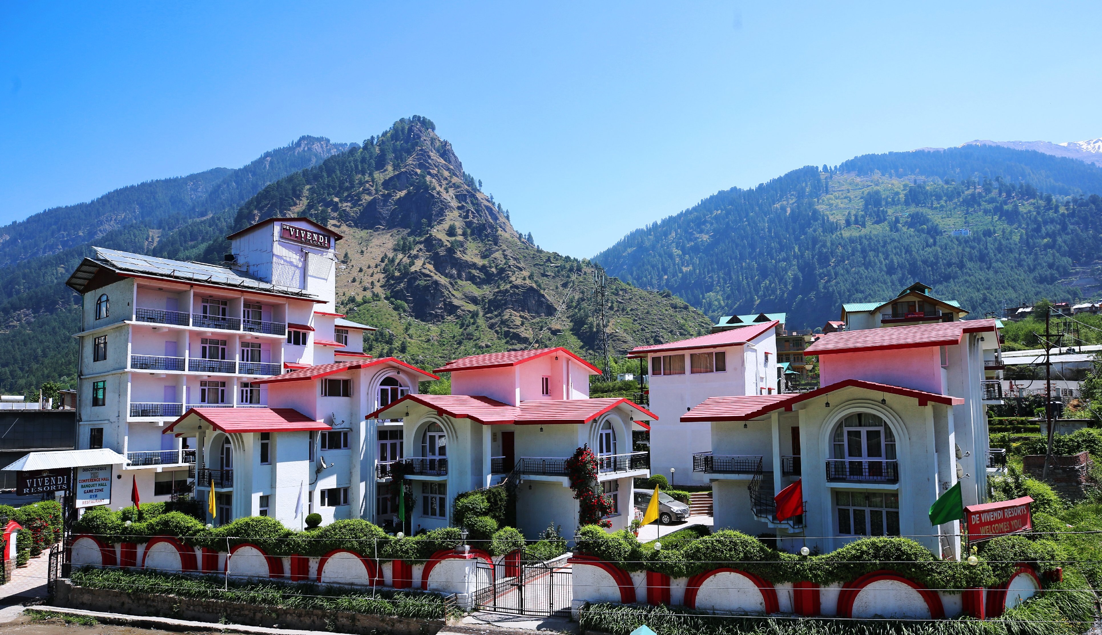 De Vivendi Resorts (35000 Sq.ft Open Lawn with BBQ - Tap to explore photos