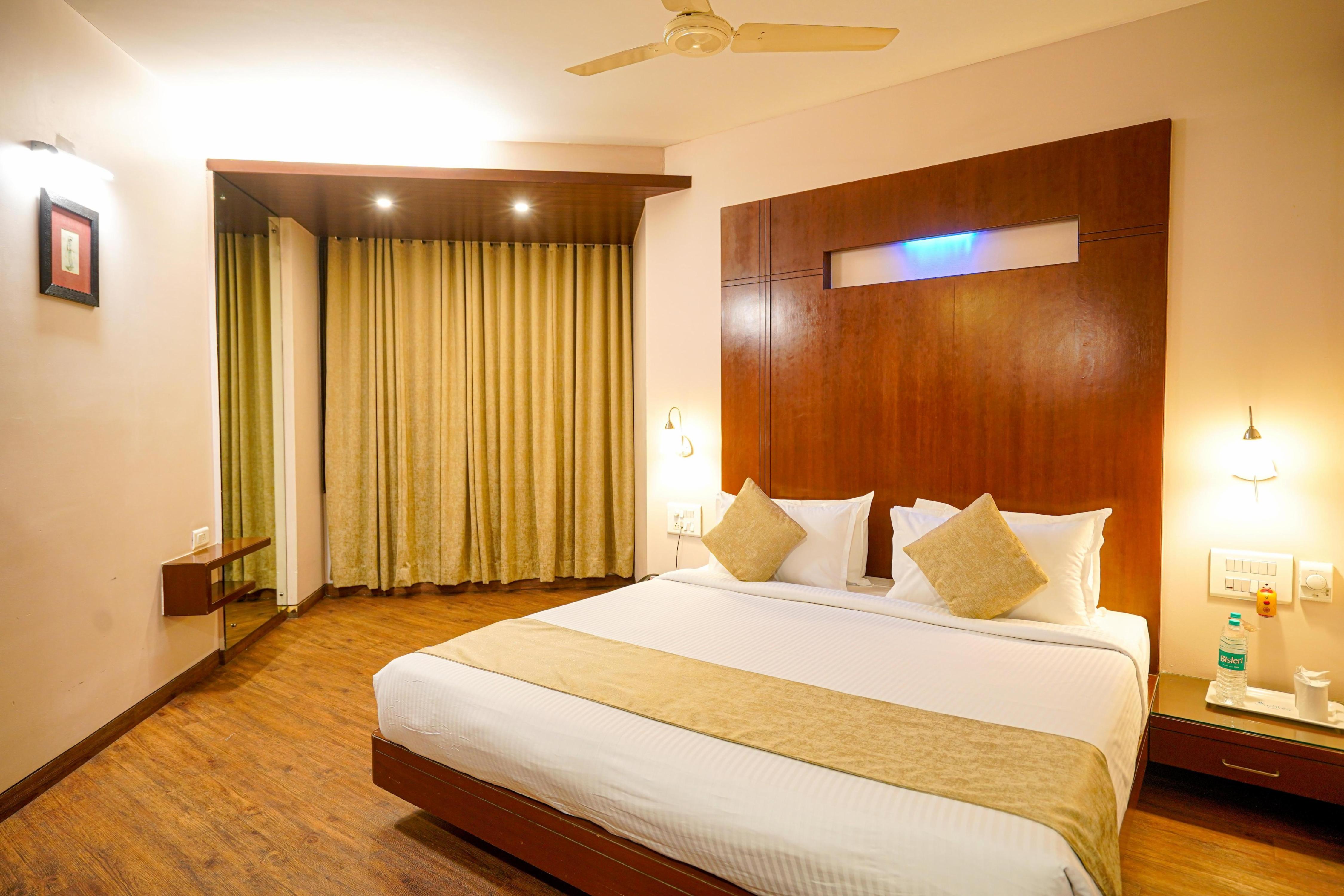 Hotel Mayura Room Type - Suite Room