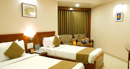 Hotel Mayura Room Type - Deluxe Twin Bed Room