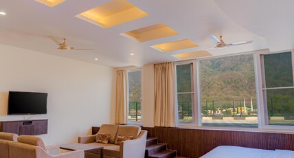 Hotel Vasundhara Palace Room Type - Couple Suite with Ganges View
