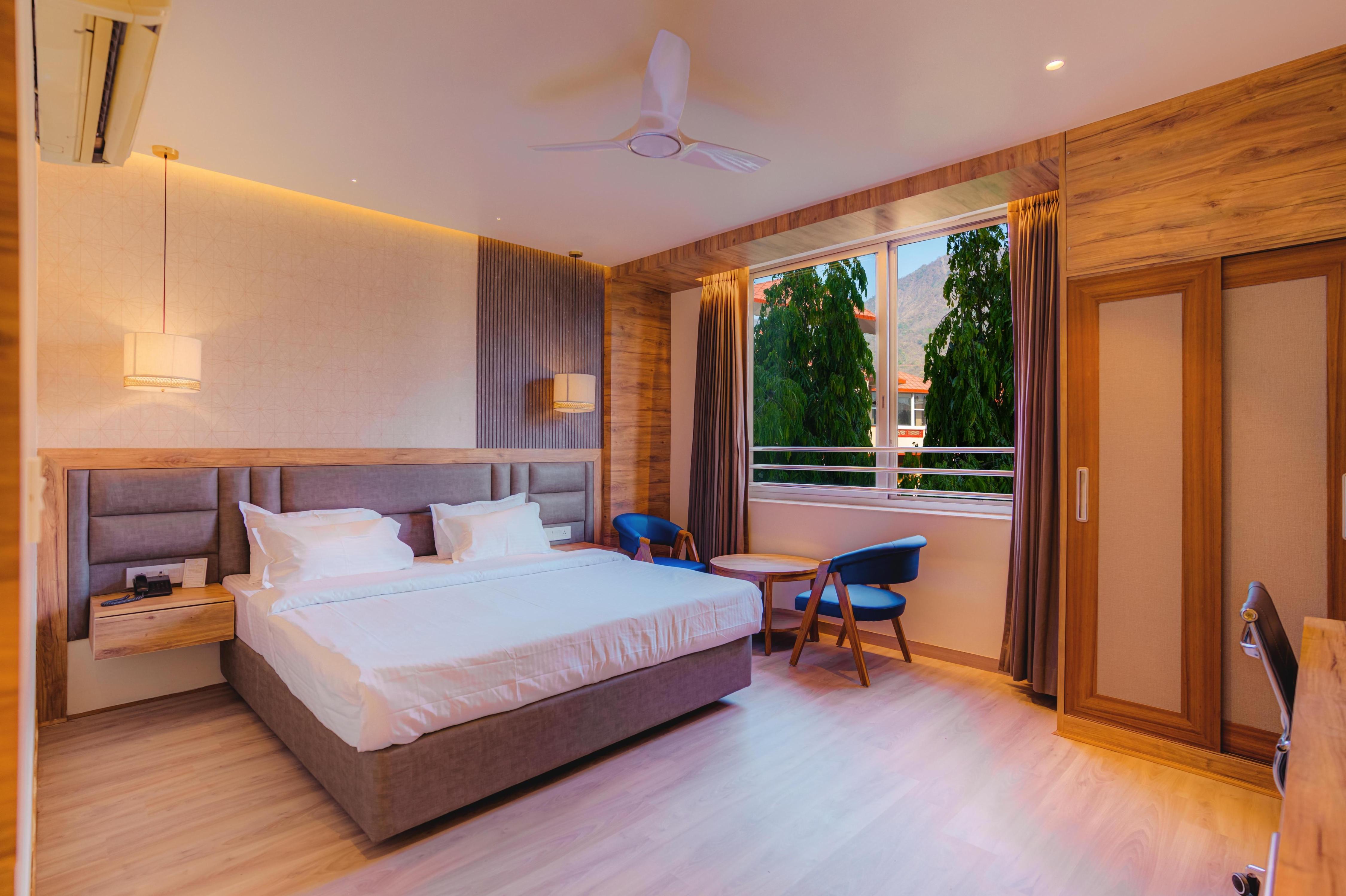 Hotel Vasundhara Palace Room Type - Deluxe Double