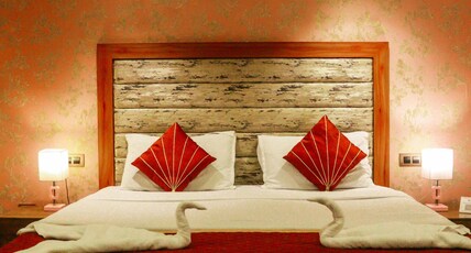 Royal Retreat Room Type - Premium A c