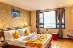 Muscatel Fairmount -100 mts from mall road