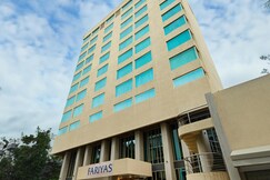 Fariyas Hotel