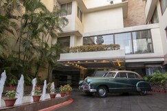 Hotel Dynasty