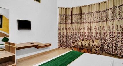 Hotel Bhawani International Room Type - Deluxe Double Bedroom