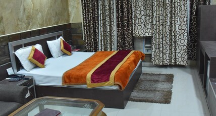 Hotel shanker Palace@ Katra Main Market Room Type - Deluxe Room Early Check In @ 5 Am (Subject to Availability) Hotel shanker Palace@ Katra Main Market Room Type - Deluxe Room Early Check In @ 5 Am (Subject to Availability)