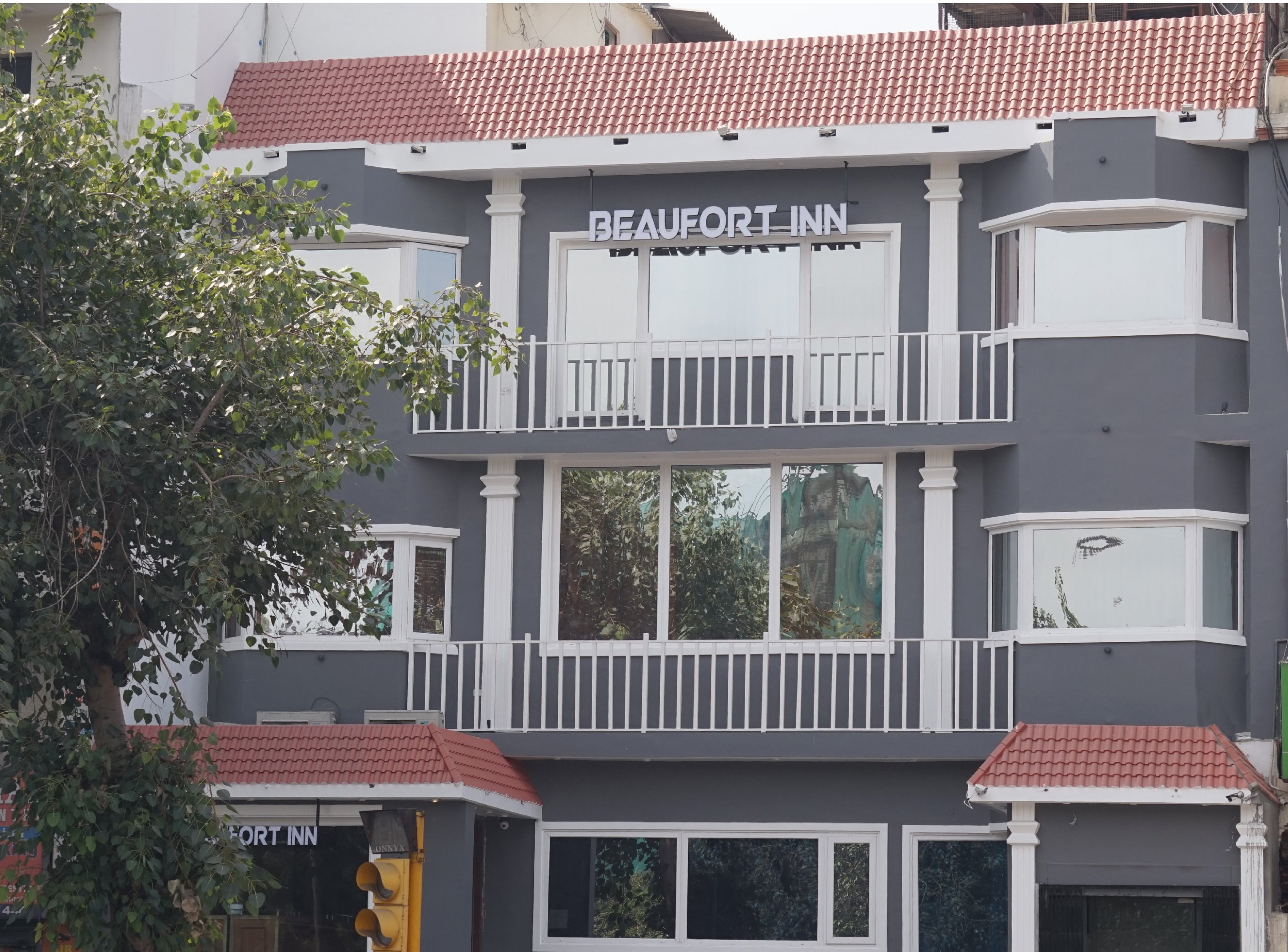 The Beaufort Inn - Tap to explore photos
