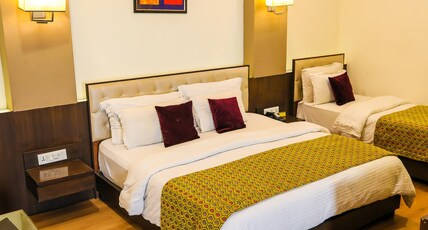 Hotel Shiraz Castle | Free Railway Station Pickup Room Type - Super Luxury (Triple Beded)