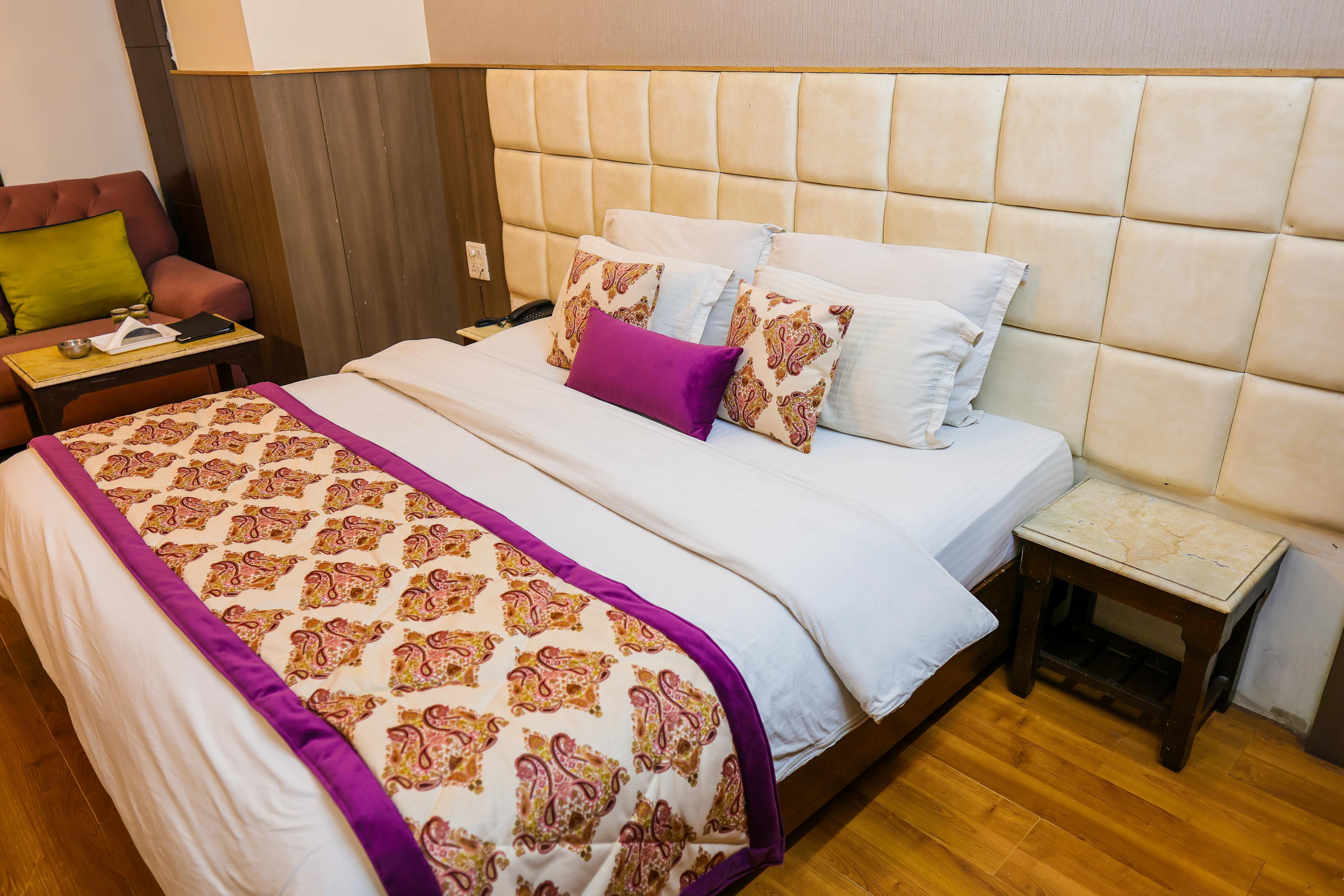 Hotel Shiraz Castle | Free Railway Station Pickup - Tap to explore photos