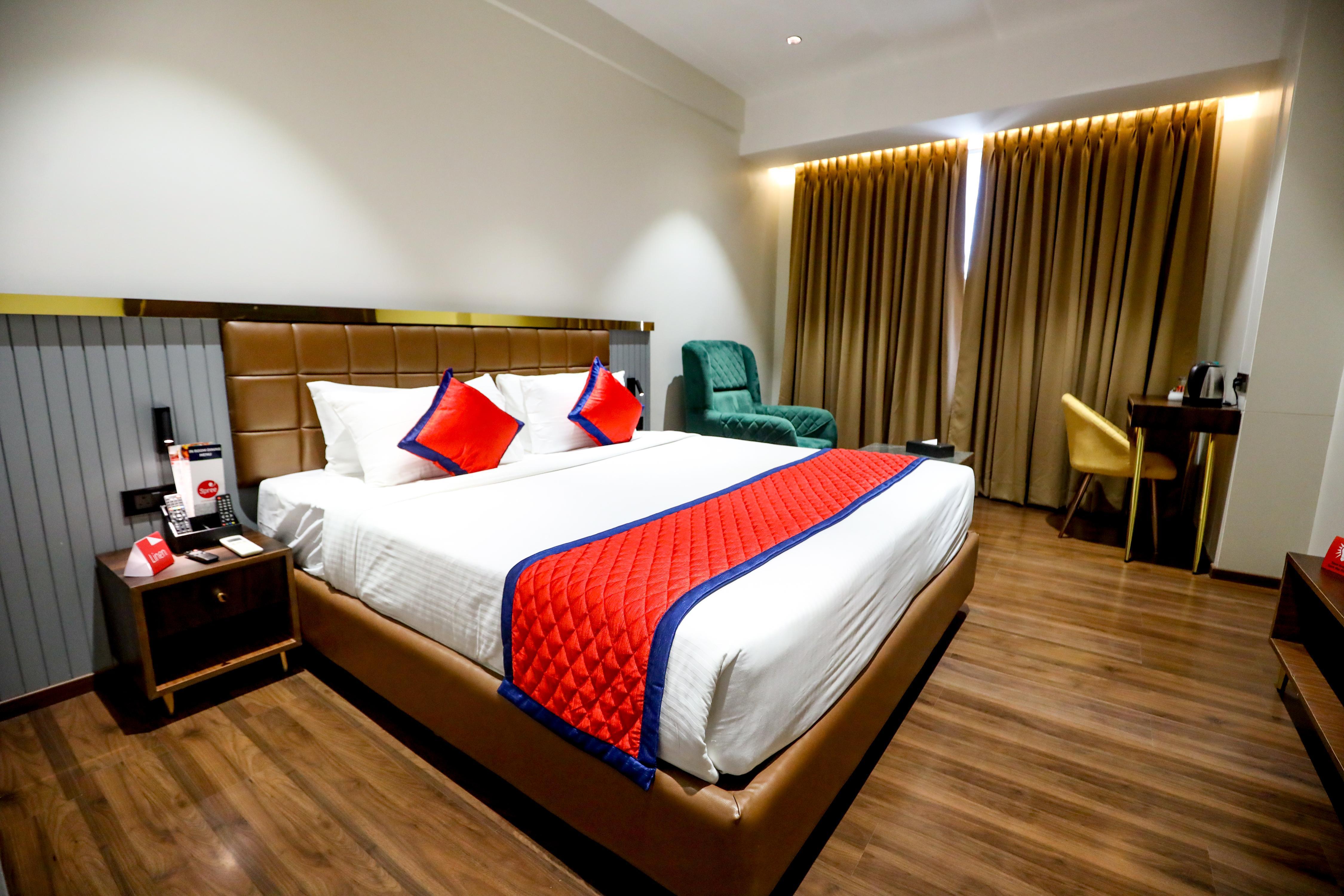 Spree Manor Hotel Room Type - Deluxe Room