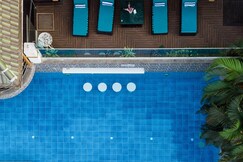 Lemonmint Suites (formerly Lemonmint Manor)