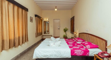 The Green Hotel Room Type - Semi Deluxe Room (Garden Wing)