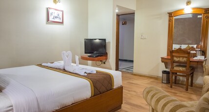 Hotel Maurya Palace Room Type - Deluxe Triple AC Hotel Maurya Palace Room Type - Deluxe Triple AC