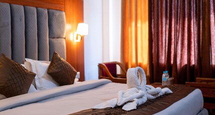 Hotel Hemkunth Room Type - Premium Suite With Balcony