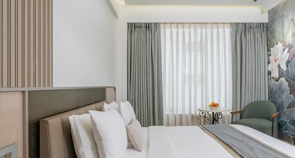 Kohinoor Continental Room Type - Onyx Room CP with 2 way Airport Transfers Terminal 2 Kohinoor Continental Room Type - Onyx Room CP with 2 way Airport Transfers Terminal 2