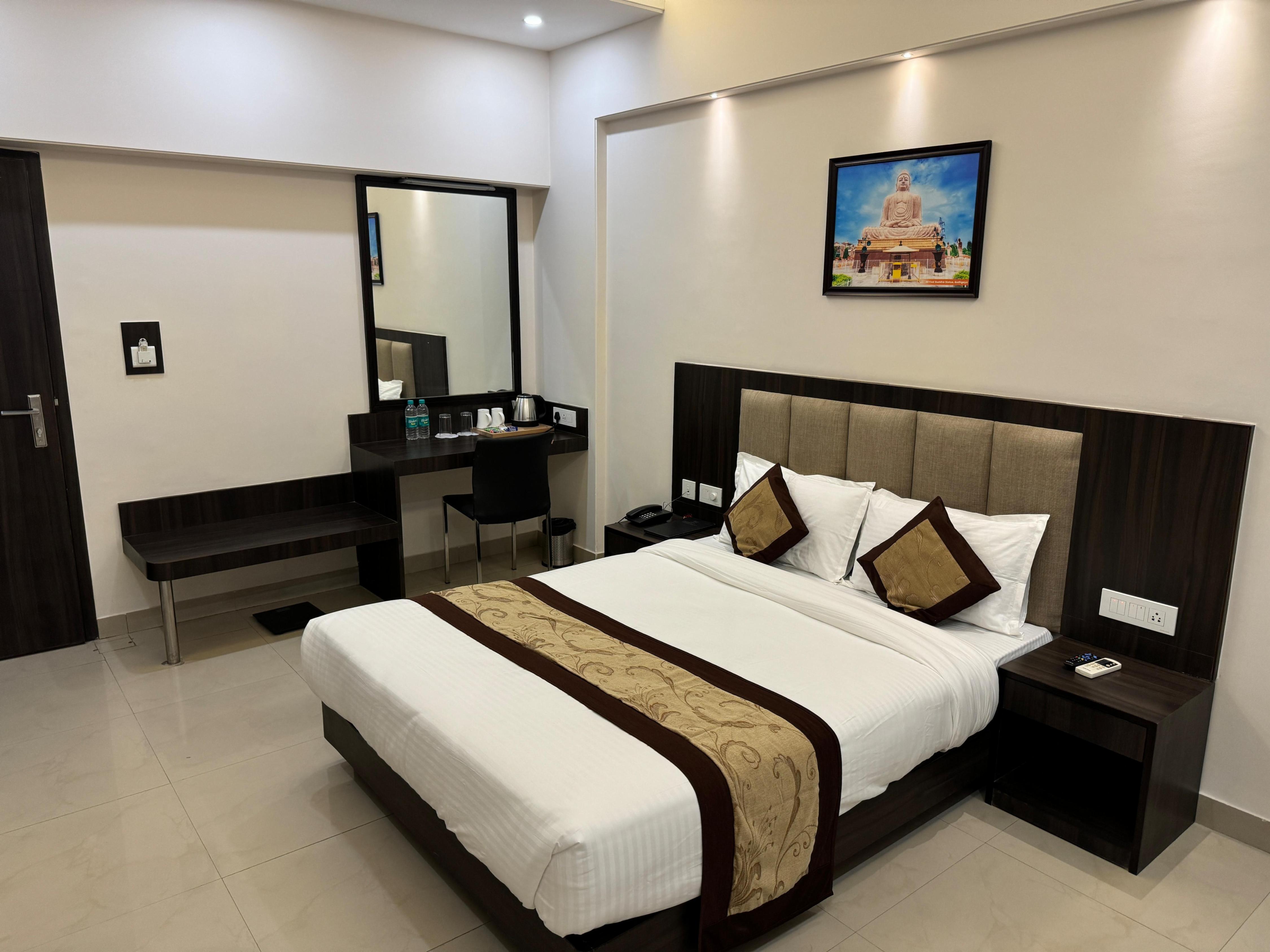 Hotel President Room Type - Premium AC Queen Room