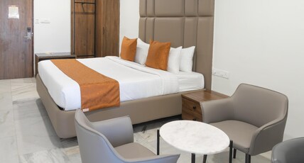 Hotel Kinara Grand Room Type - Deluxe room