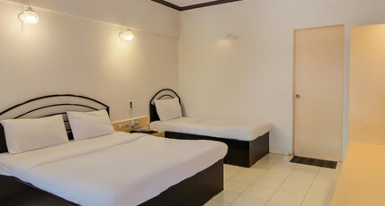 Bharat Hotel Room Type - Deluxe Room