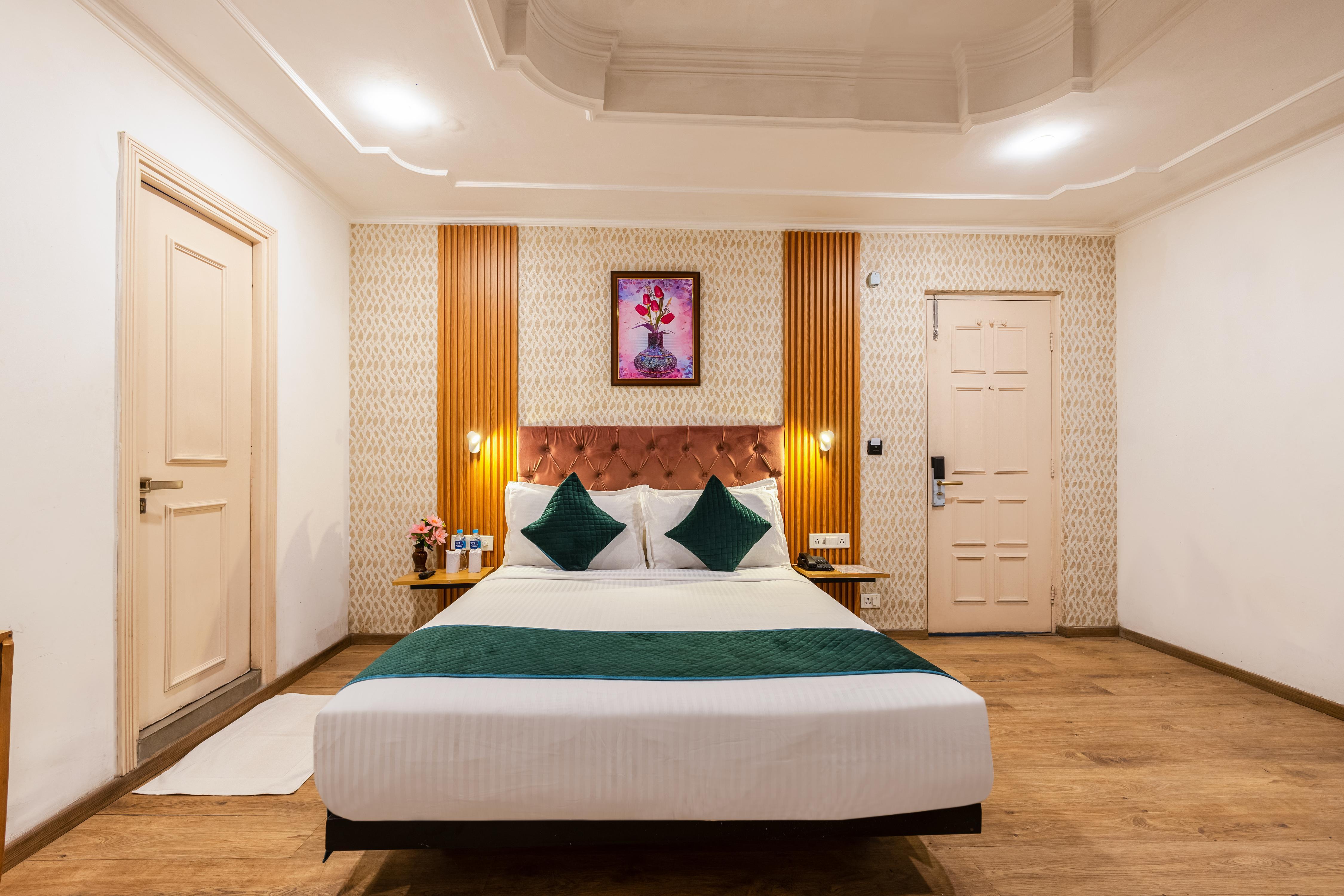 Hotel Jageer Palace - Tap to explore photos