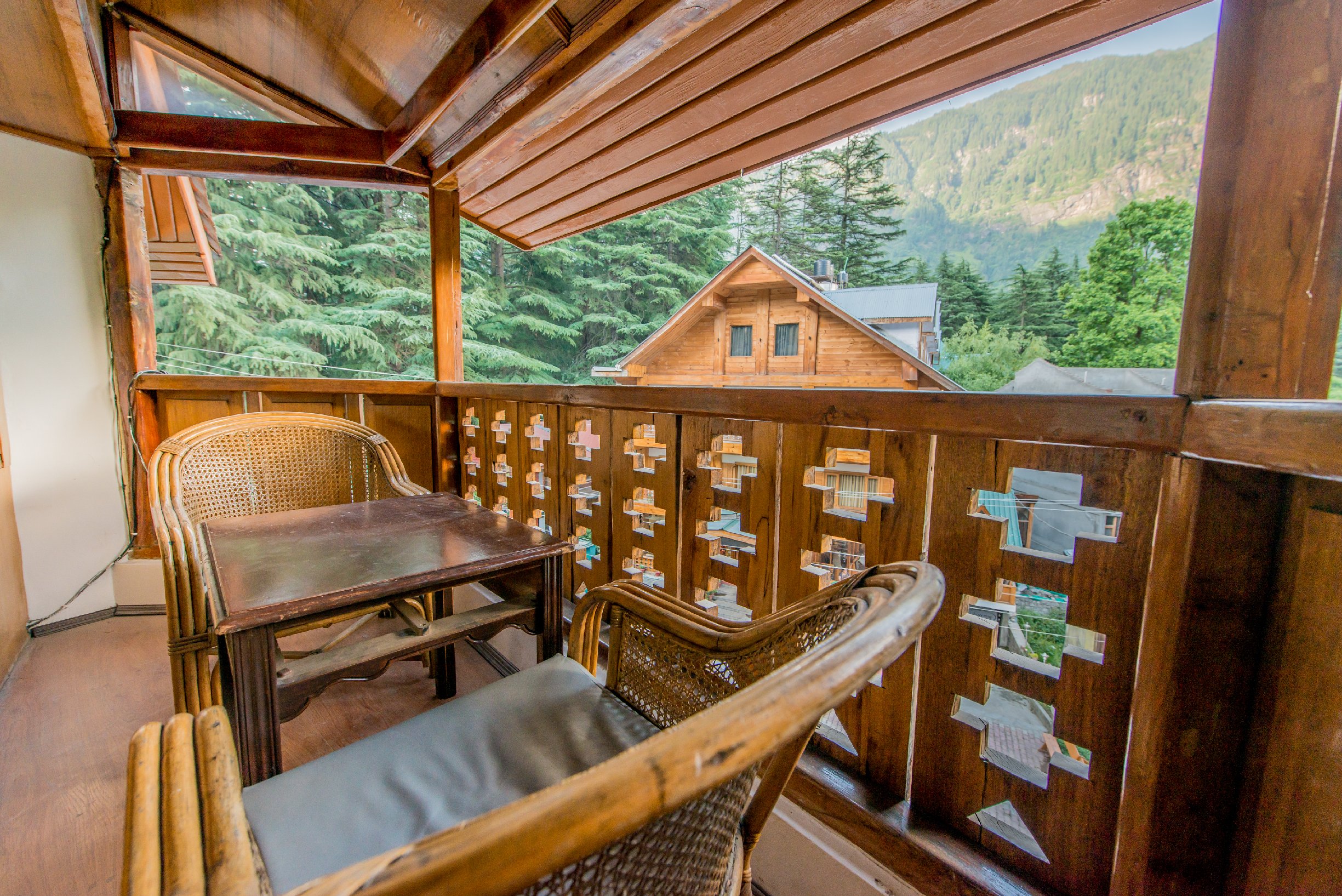 Hotel D' Chalet ,Manali - Tap to explore photos