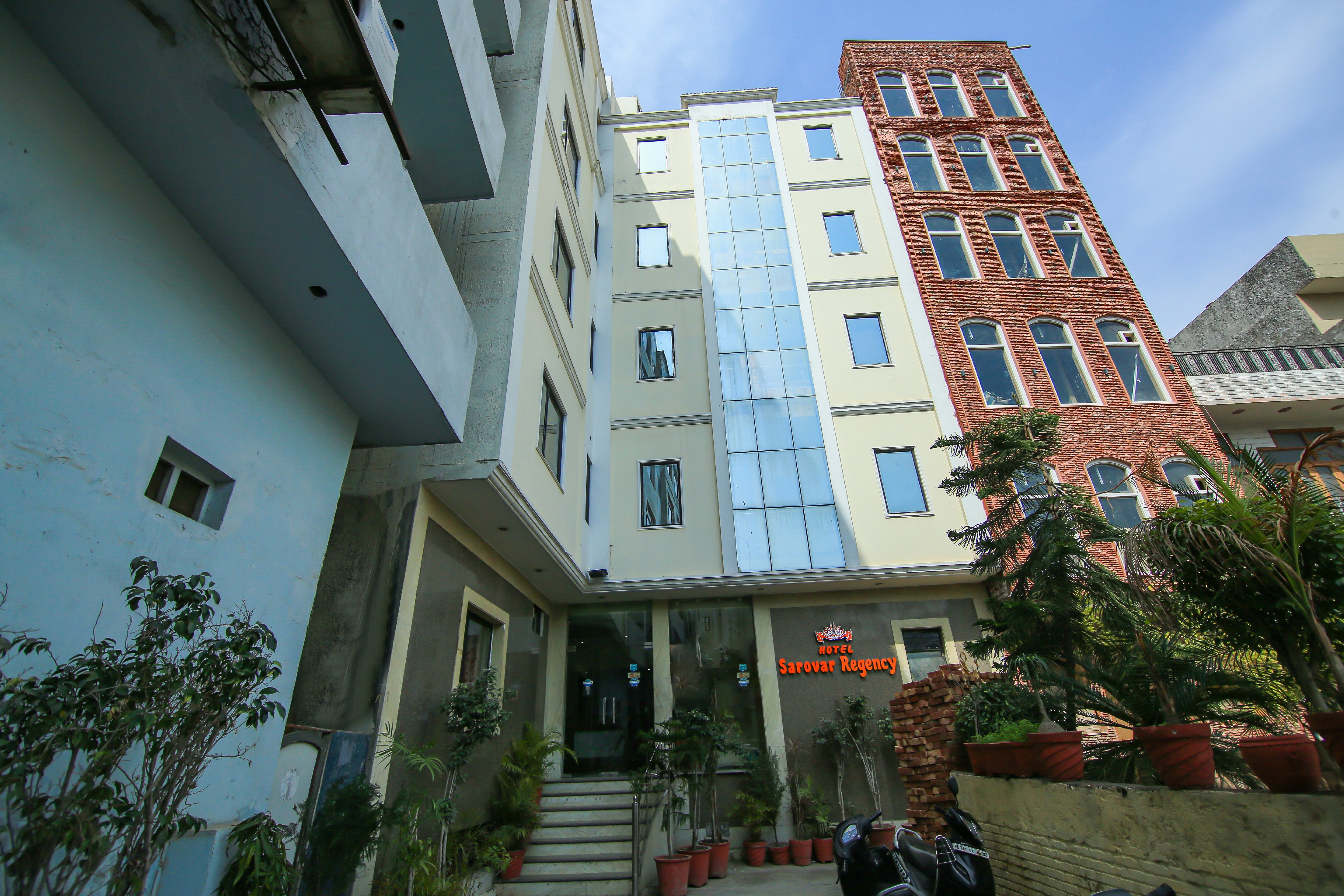Hotel Sarovar Regency (The Cottage) - Tap to explore photos