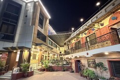 SARASWATI ( Pure Vegetarian ) - A COMPLETE FAMILY HOTEL