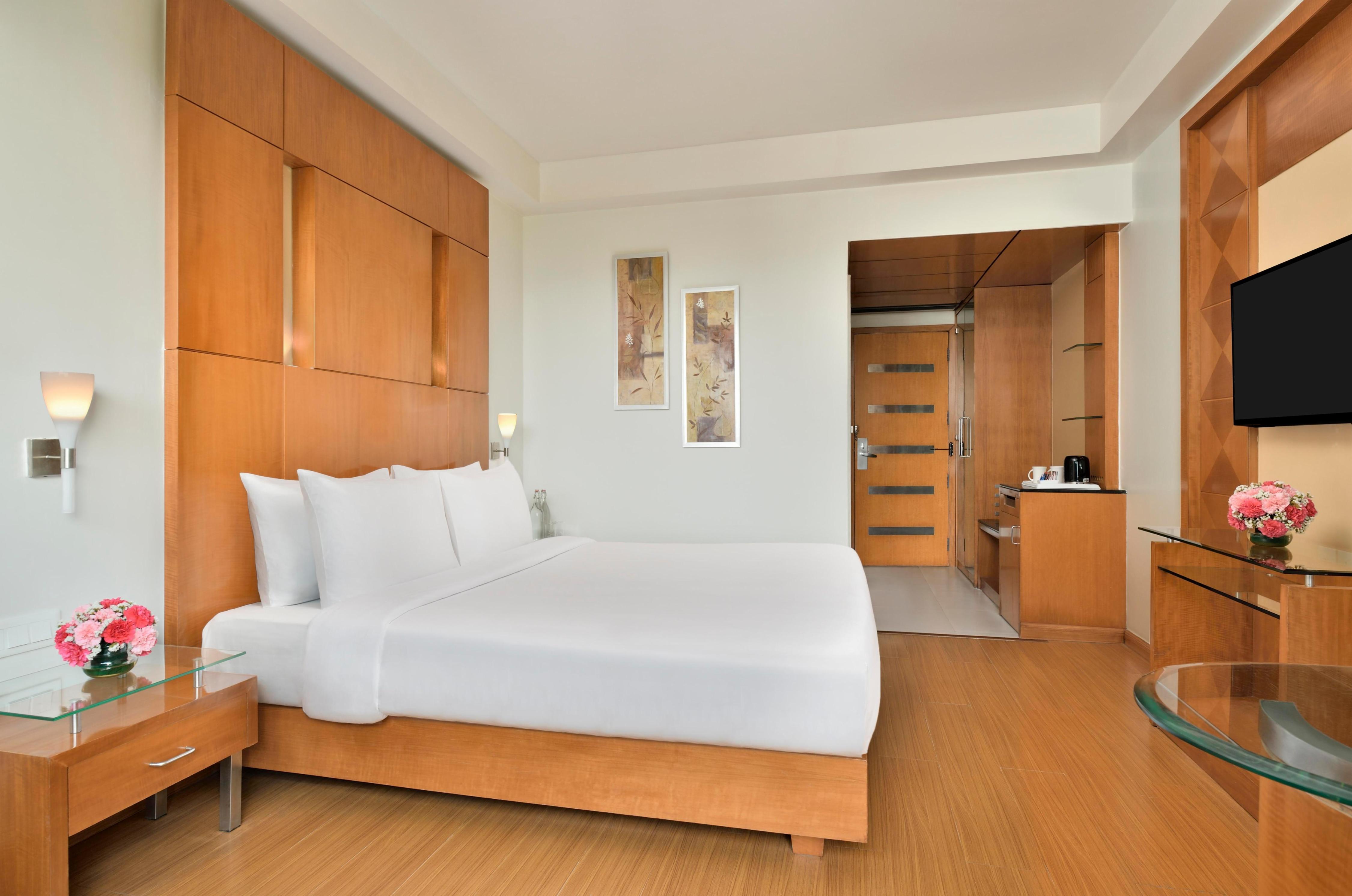 Ramada by Wyndham Jaipur - Tap to explore photos
