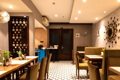 Hotel Bluestone (Nehru Place) by The Cosy Hotels