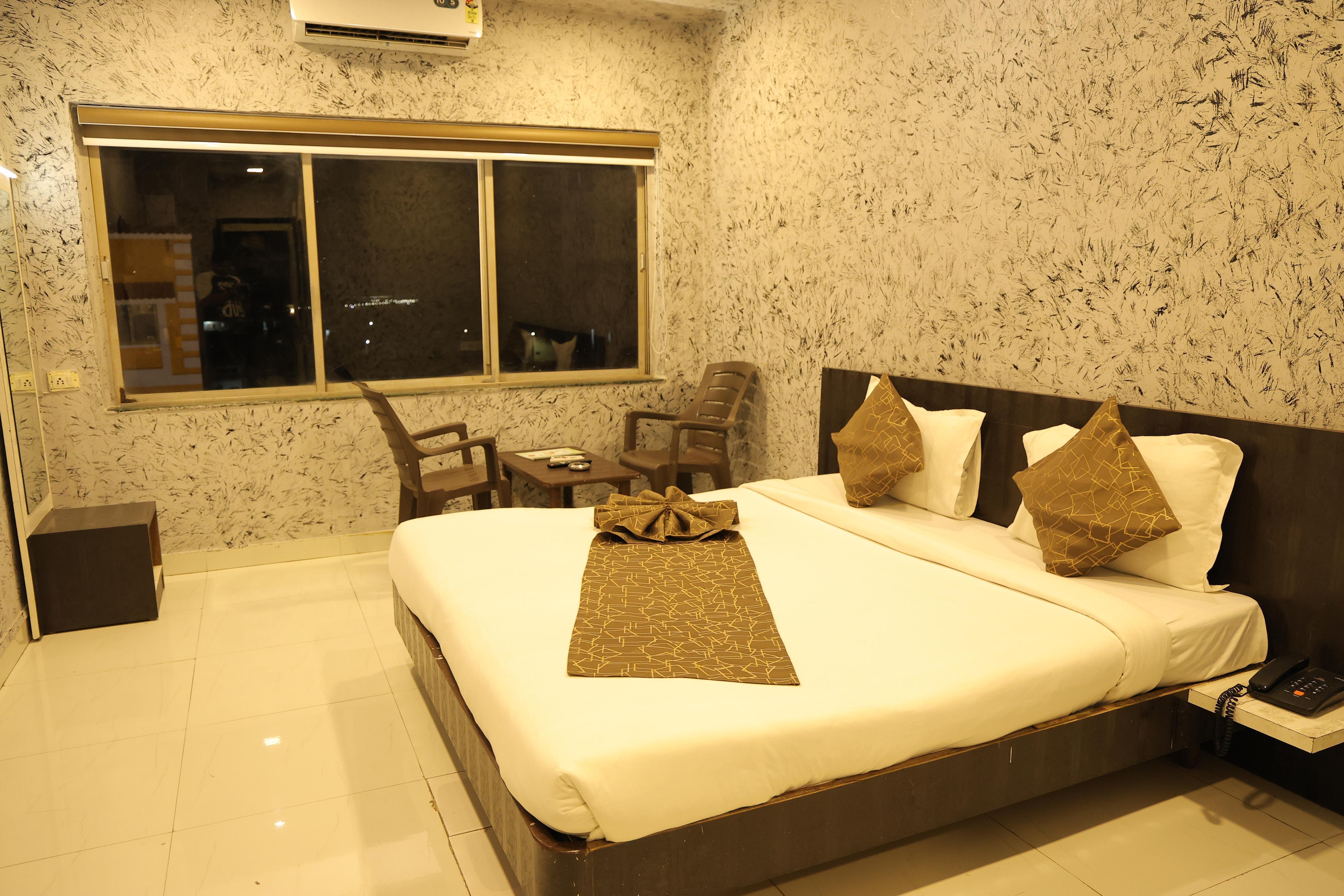 Hotel Brighton - Tap to explore photos