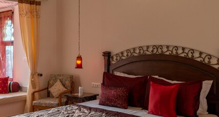 Sardargarh Heritage Hotel Room Type - Royal Suite with Verandah
