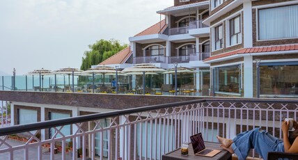 Marigold Sarovar Portico, Shimla: Heated Pool & Cottages (AC Resort & Spa, Play Area) Room Type - Mountain View with Balcony