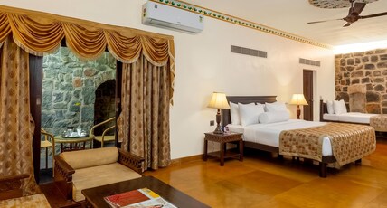 Fort JadhavGADH   A GADH Heritage Hotel Room Type - Darbari Suite