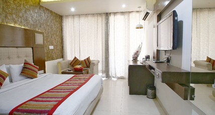 Hotel Diamond Plaza Room Type - Club Room with Balcony