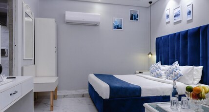 Hotel Downtown Room Type - Super Deluxe Room