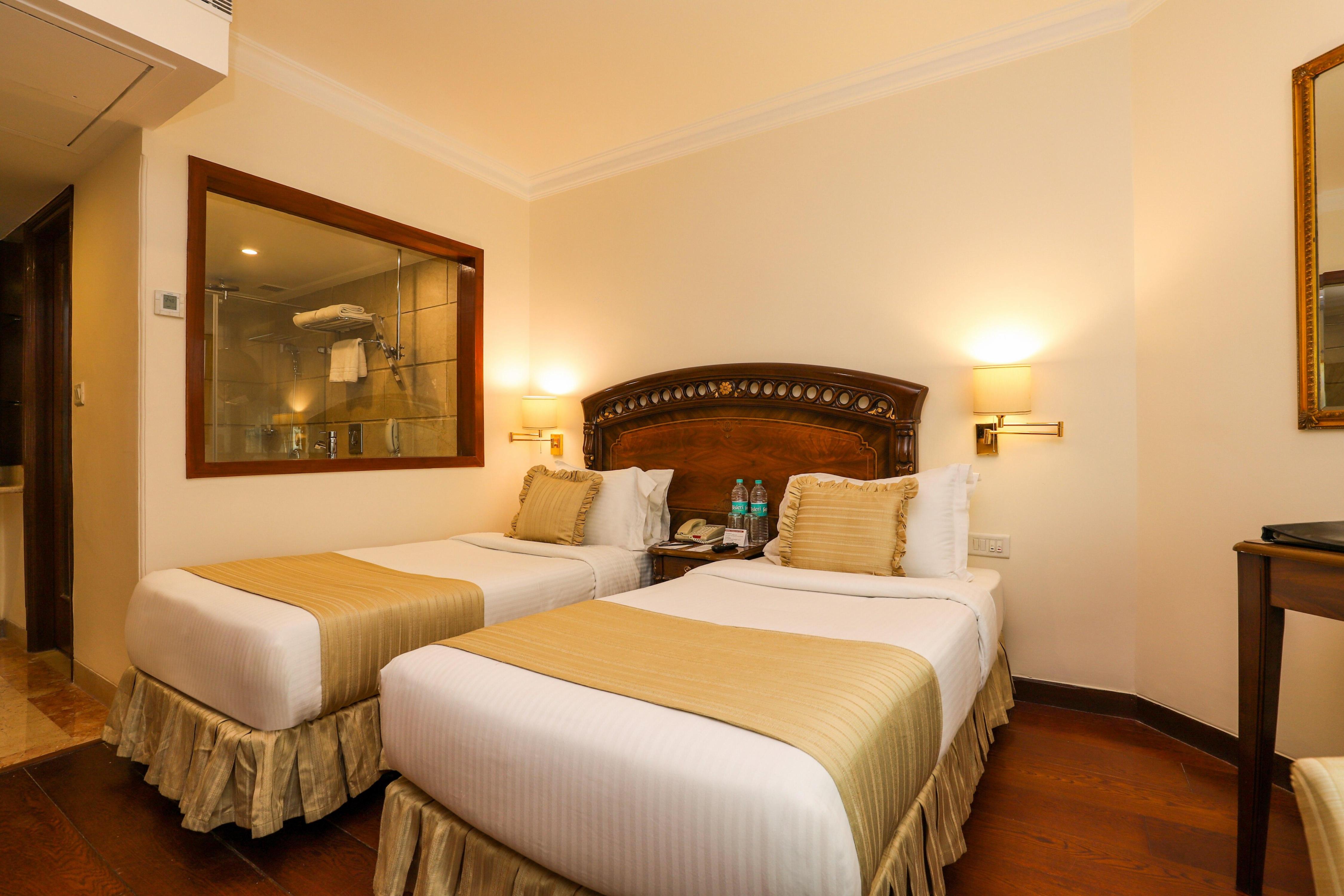 Hotel The Royal Plaza Room Type - Deluxe Twin