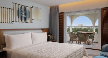 Le Meridien Kochi Room Type - Suite King Backwater Island with Balcony