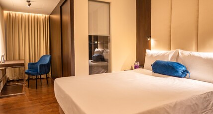 THE MARS CHENNAI Room Type - Signature Double