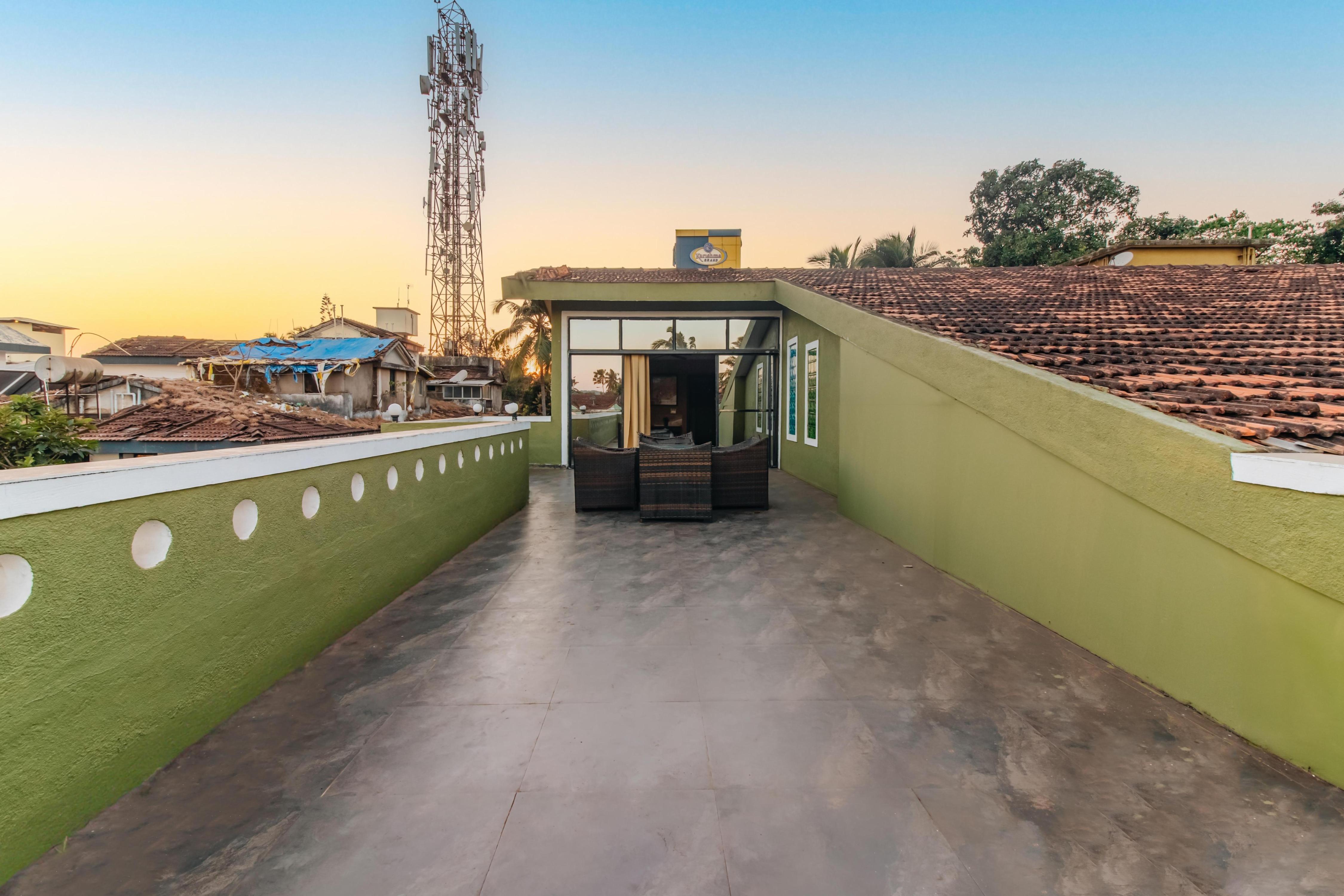 Boutique Hotel 10 Calangute - Tap to explore photos