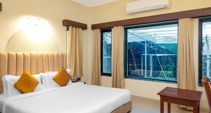Camel Valley Resort and SPA Room Type - Aviary (Bird Park) View Suite with Living Room (500 Sq Ft) Camel Valley Resort and SPA Room Type - Aviary (Bird Park) View Suite with Living Room (500 Sq Ft)