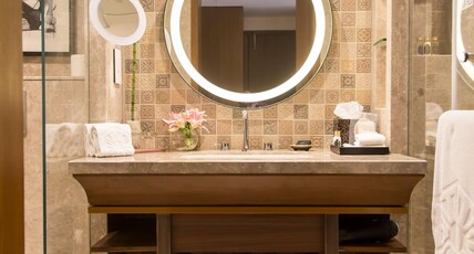 Taj Bengal, Kolkata Room Type - Luxury Room Twin Bed