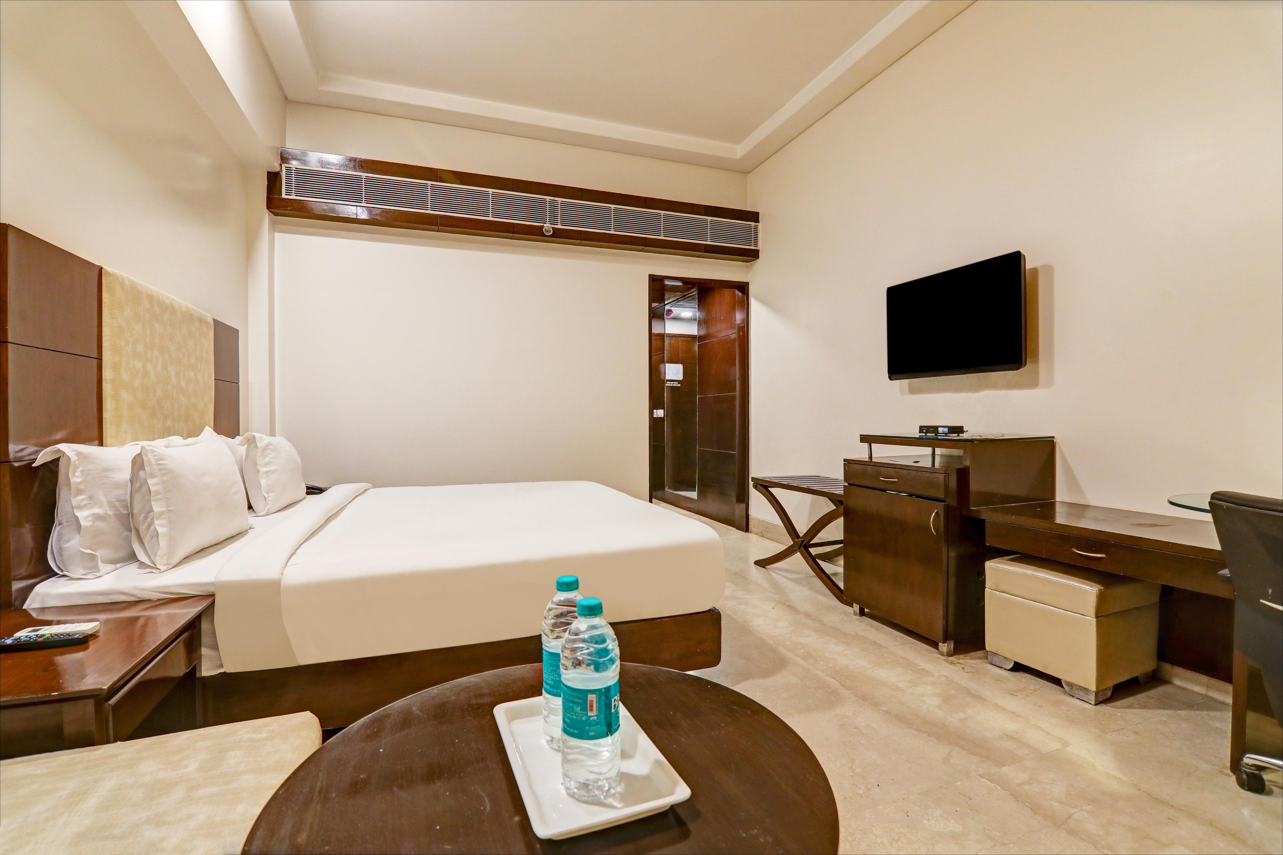 Hotel Airport Residency Room Type - Deluxe Room