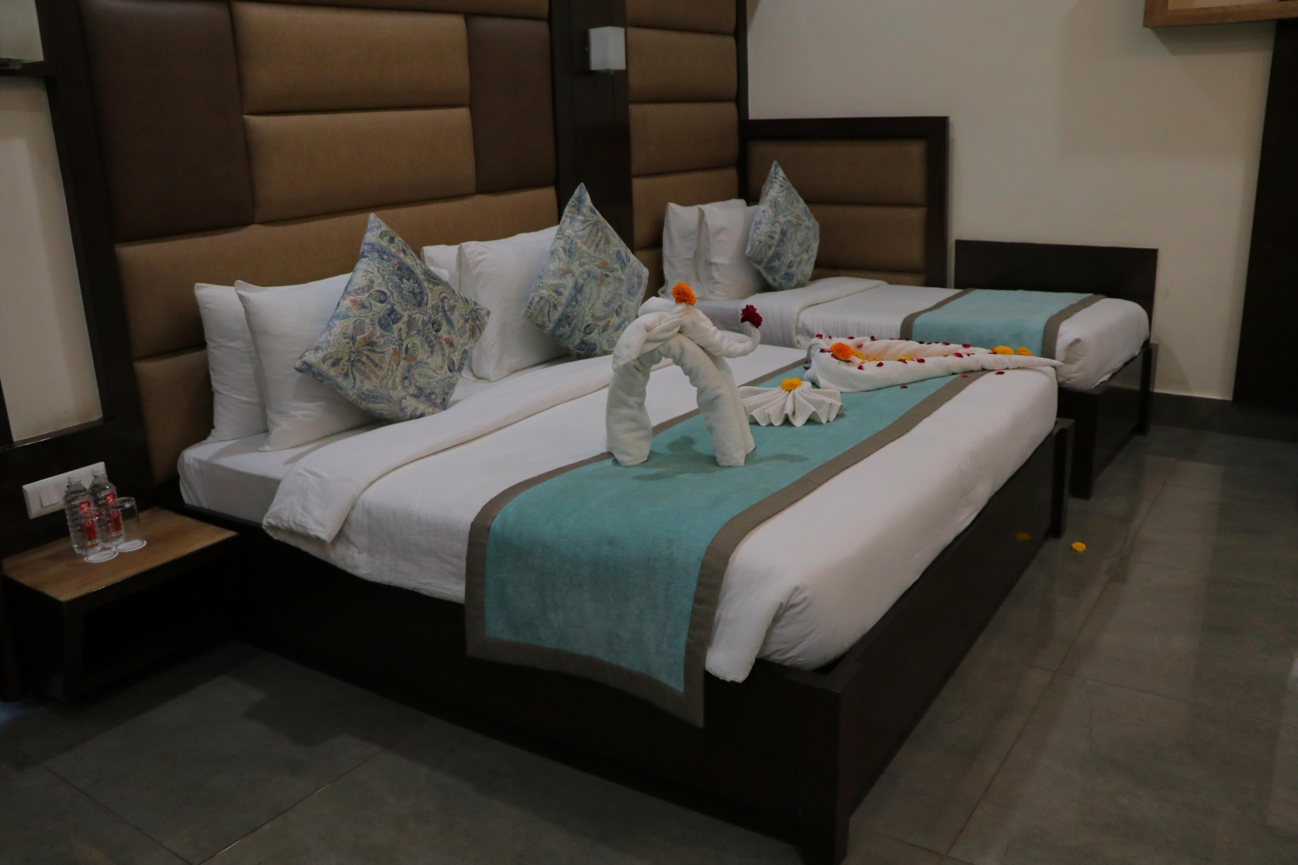 Hotel Park Regency - Tap to explore photos