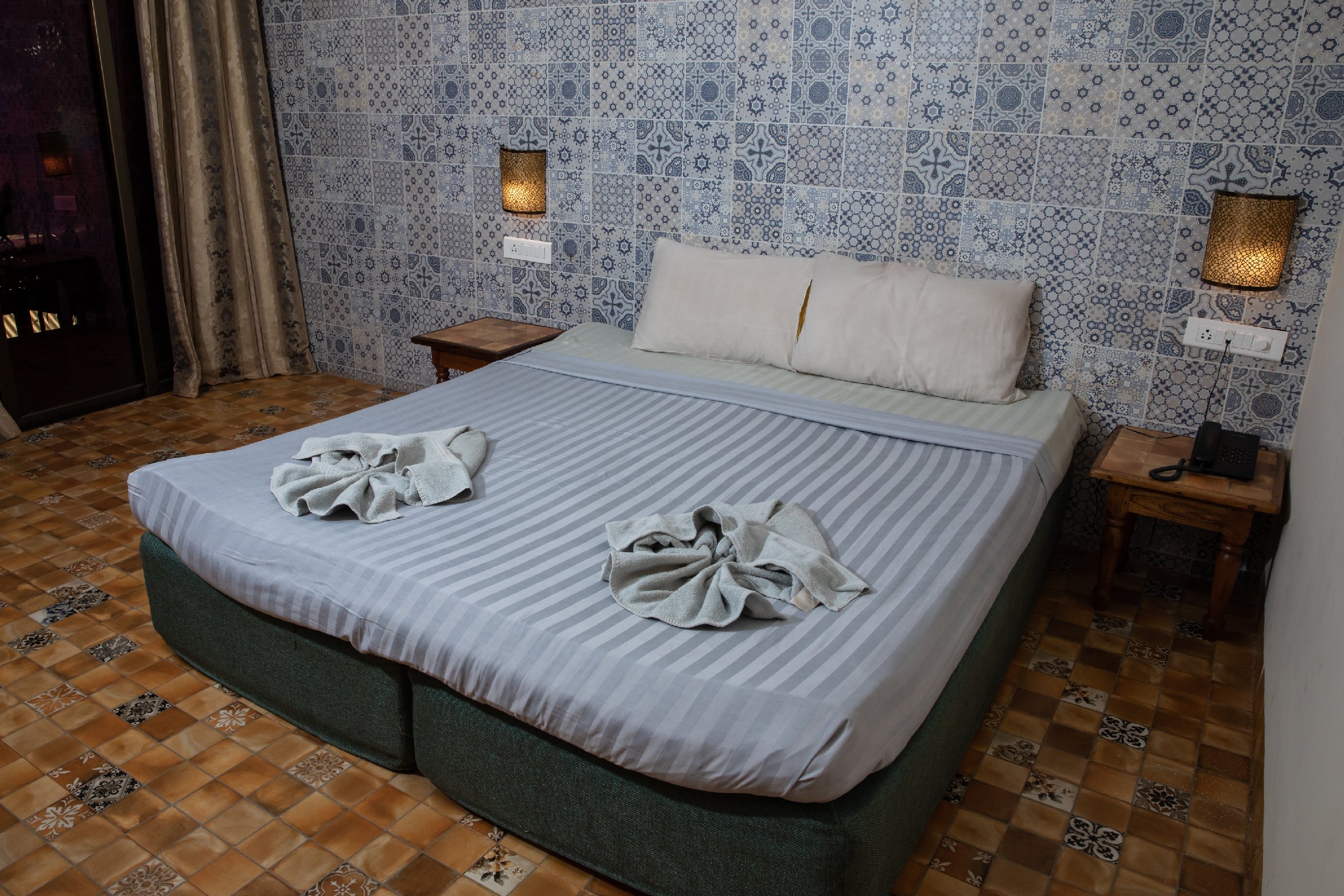 Sea Breeze Inn Calangute - Tap to explore photos