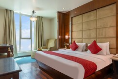 Hotel Aura @ 5 min from New Delhi Railway Station and Connaught Place